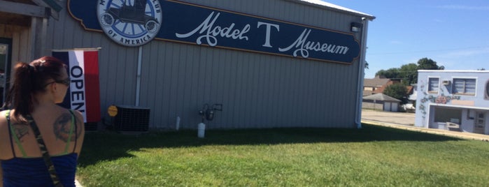 Model T Museum (Ford Model T Club) is one of สถานที่ที่ Matt ถูกใจ.