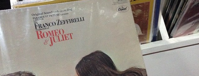 Vinylhead Records is one of Edzelさんのお気に入りスポット.