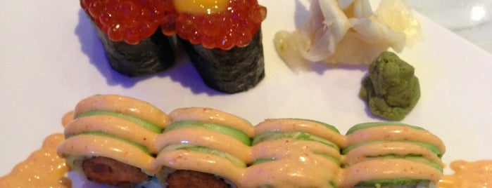 Kumo Sushi And Asian Bistro is one of สถานที่ที่ Mark ถูกใจ.