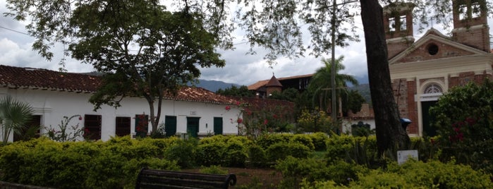Santa Fe de Antioquia is one of Lugares.