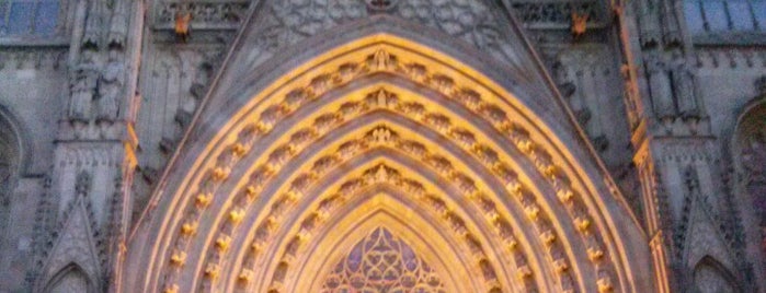 Catedral de la Santa Cruz y Santa Eulalia is one of Cataluña: Barcelona.