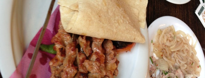 Gündoğdu Kebap is one of Mersin Yemek&Restoran Listesi.