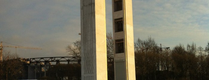 Krestovsky Island is one of Парки и скверы.