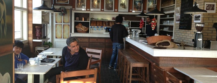Cafe Di Ghent is one of Lugares guardados de Maya.