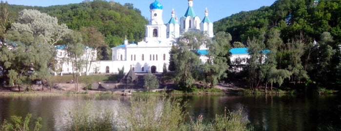 Svyati Hory National Park is one of Достопримечательности Украины.
