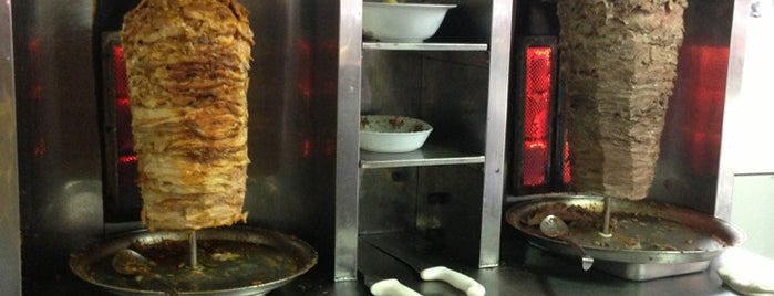 Missal Shawarma is one of Tempat yang Disukai Pedro H..