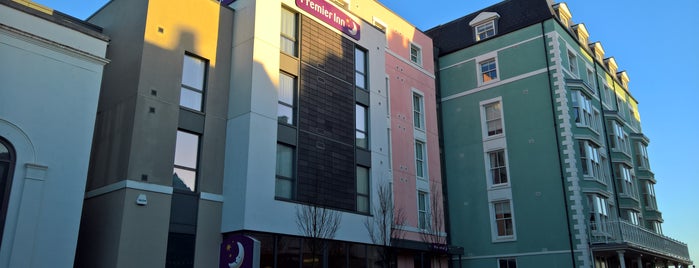 Premier Inn Tenby Town Centre is one of Plwmさんのお気に入りスポット.