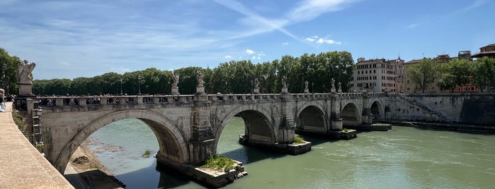 Ponte Sant'Angelo is one of Eternal City🏛🛵.