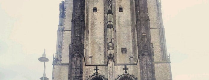 Dikke Toren of Sint-Lievensmonstertoren is one of Afstootlijst Rijk "Monumenten met Erfgoed Functie".