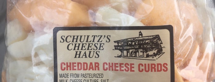 Schultz's Cheese Haus is one of Lugares guardados de Samantha.