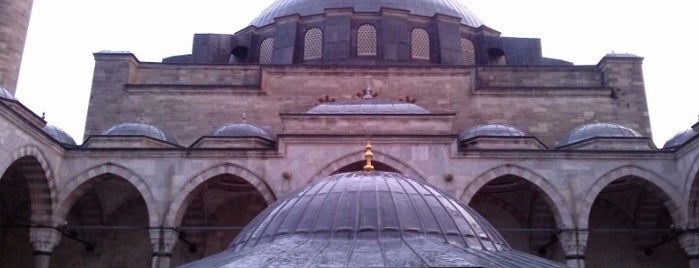 Masjid Yavuz Selim is one of Tarihistanbul.
