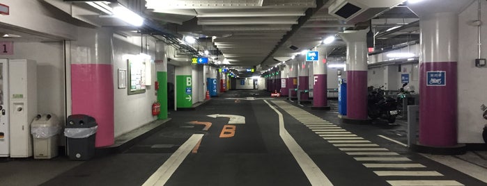 Hibiya Parking is one of 皇居周辺お散歩デート.