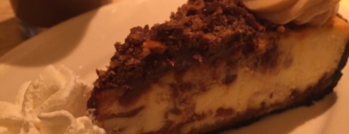 The Cheesecake Factory is one of Lugares favoritos de Jesús Ernesto.