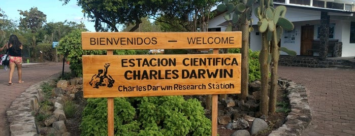 Charles-Darwin-Forschungsstation is one of Equateur.