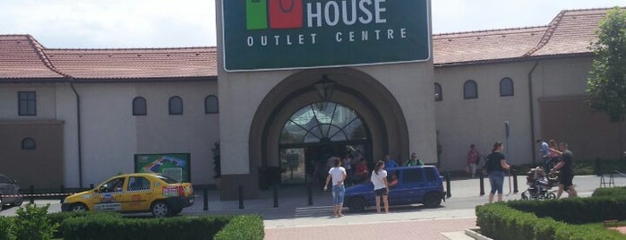 Fashion House Outlet Centre is one of Have been there.