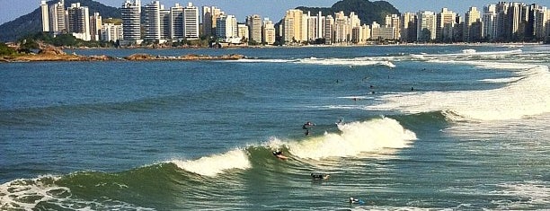 Surf Spot Canto do Maluf is one of Guarujá.