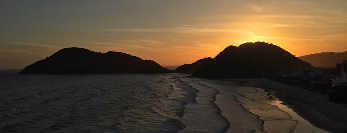 Praia do Tombo is one of Guarujá.