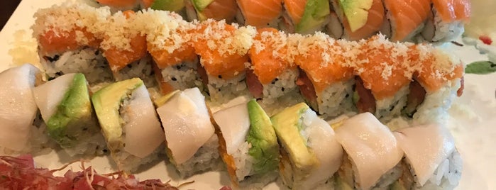 Fuji Sushi Bar & Grill is one of Posti che sono piaciuti a Lizzie.