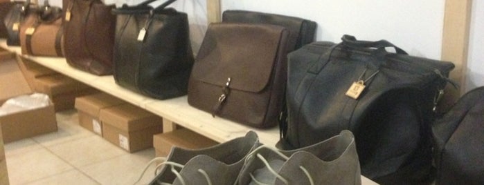 Two-Ta leather works is one of Тимурさんのお気に入りスポット.