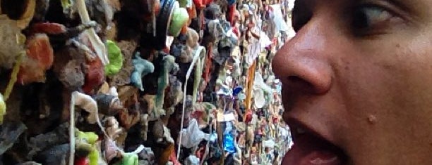 Bubblegum Alley is one of slonewsさんのお気に入りスポット.