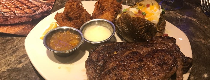 Outback Steakhouse is one of Lukas' South FL Food List!.