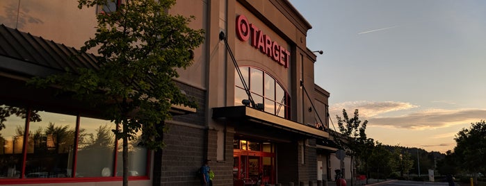Target is one of สถานที่ที่ Susan ถูกใจ.