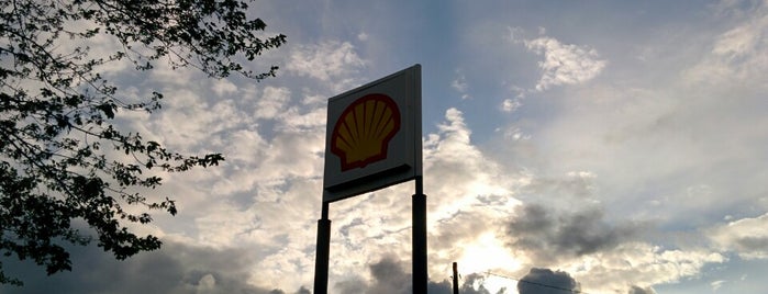 Shell is one of Locais curtidos por Gayla.