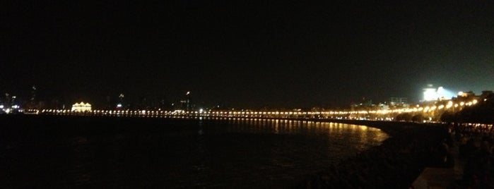 Nariman Point is one of places where i generally go for NightOut in Mumbai.