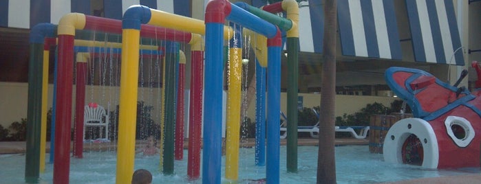 The Pool & Lazy River @ Compass Cove is one of Lugares favoritos de Lori.