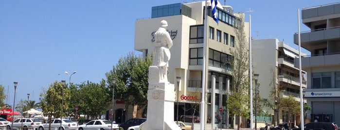 Πλατεία Αγνώστου Στρατιώτη is one of Checked 2.