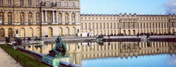 Versay Sarayı is one of Paris Places To Visit.