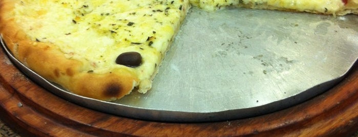 Patroni Pizza is one of Tempat yang Disukai Tuba.