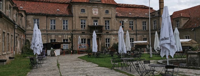 Schloss Plaue is one of Tempat yang Disimpan Architekt Robert Viktor Scholz.