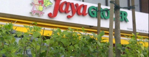 Jaya Grocer Sierramas is one of Christopherさんのお気に入りスポット.