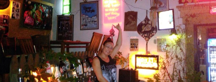Günlerin Getirdiği Cafe & Bar is one of Canakkale-Bozcaada-Ayvalık.