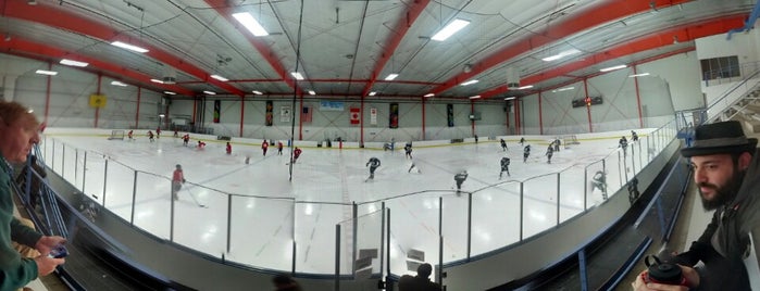Oakland Ice Center is one of Lugares favoritos de Don.