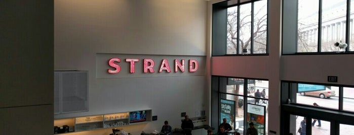 The Strand is one of สถานที่ที่บันทึกไว้ของ Emily.