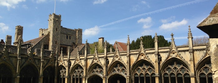 Canterbury Cathedral is one of Carl'ın Beğendiği Mekanlar.