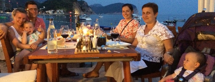 Restaurant Ambassador is one of Petrovac.