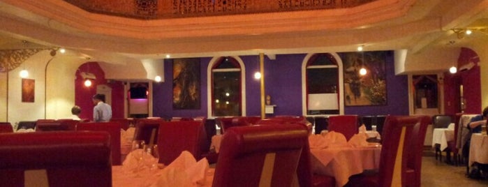 The Oasis Indian Restaurant is one of Posti che sono piaciuti a Giselle.