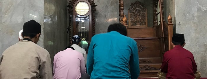 Masjid Agung Asasuttaqwa is one of Remy Irwanさんのお気に入りスポット.