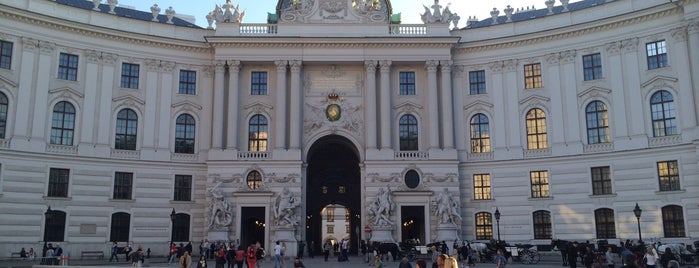 Hofburg is one of Wien.