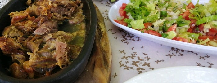 Uysallar Restaurant is one of Orte, die Elif 🦋 gefallen.