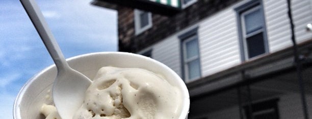 Springer's Homemade Ice Cream is one of Tempat yang Disukai KTLR.