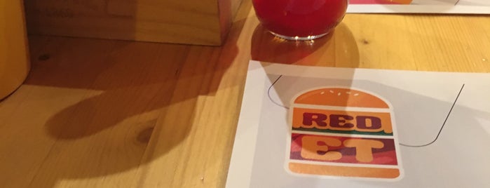 Red-Et Burger is one of ÖĞLEN-İLK-GİDİLECEKLER.