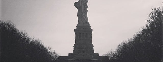自由の女神像 is one of Park Highlights of NYC.