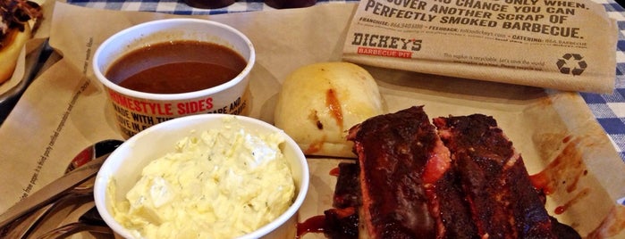 Dickey's Pit BBQ is one of Lieux qui ont plu à Tammy.