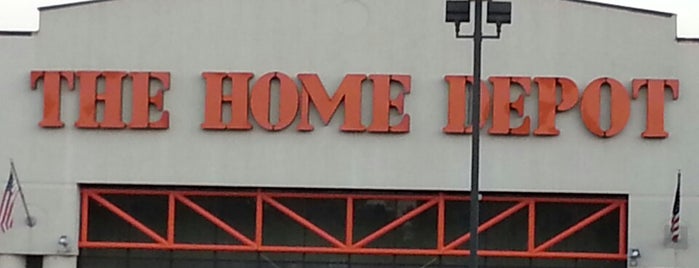 The Home Depot is one of Lugares favoritos de Kaylina.