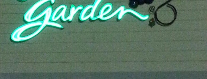 Olive Garden is one of สถานที่ที่ Alexey ถูกใจ.