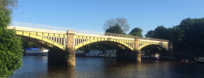 Twickenham Bridge is one of Thames Crossings.